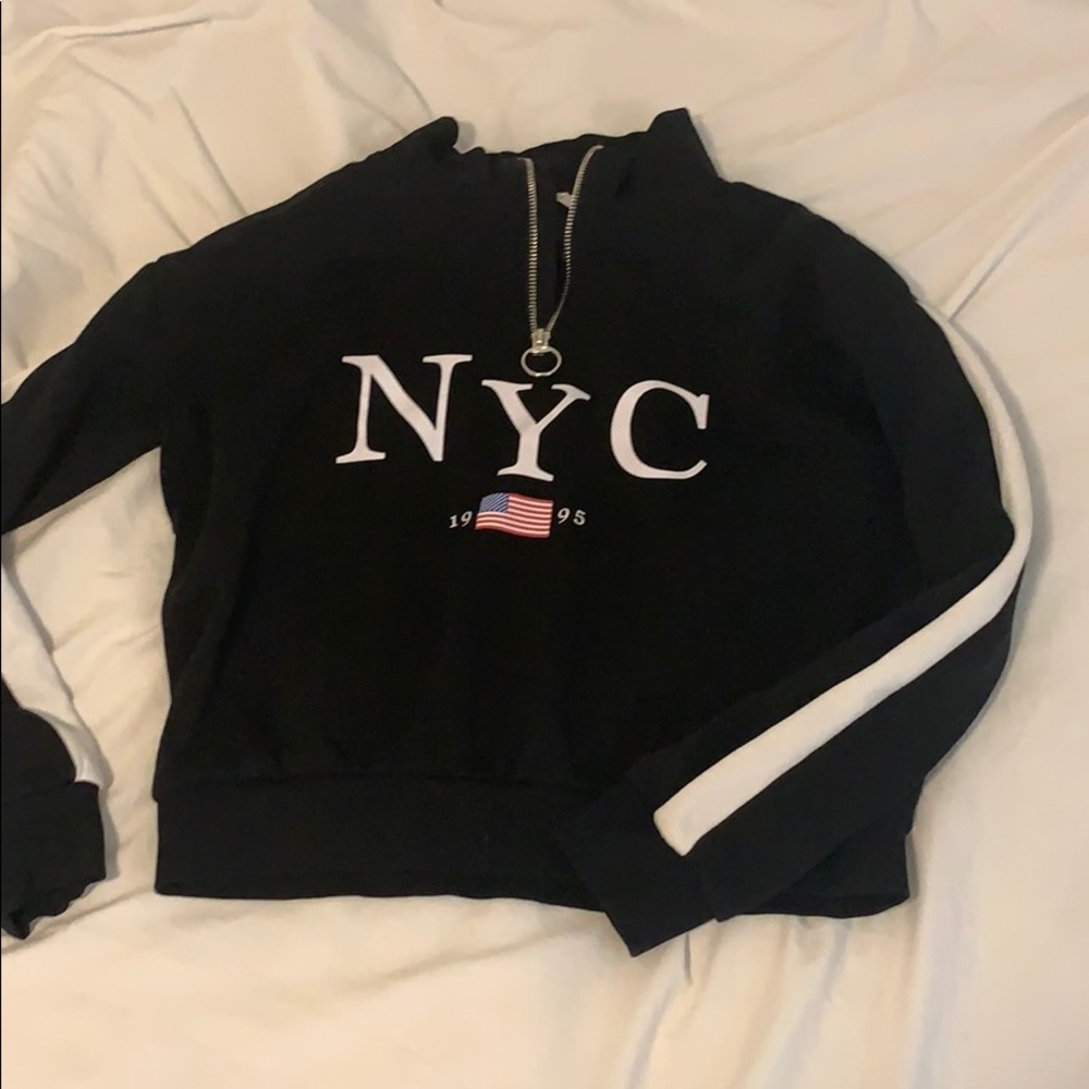 nyc cropped sweatshirt